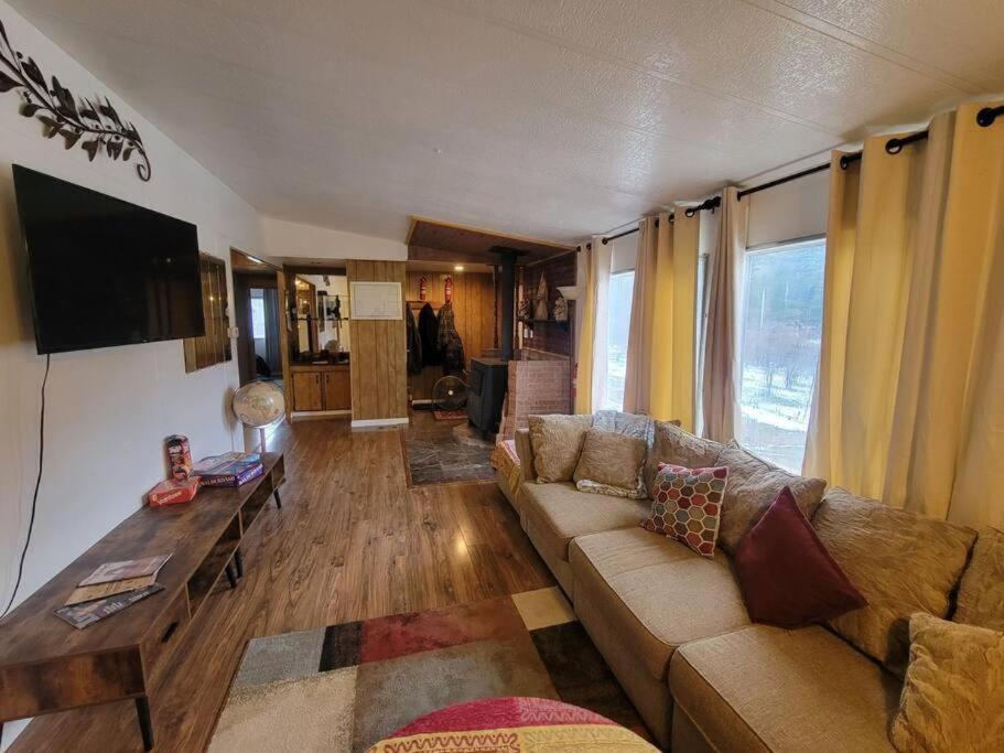 Campground At Sequoia Mountain Farms - Bring Your Own Tent Or Rv - No Bedrooms Or Beds Provided Miramonte Exterior photo